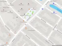 Ambulance met grote spoed naar de Bergweg in Rotterdam