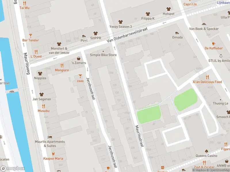Ambulance met gepaste spoed naar de Mauritsstraat in Rotterdam