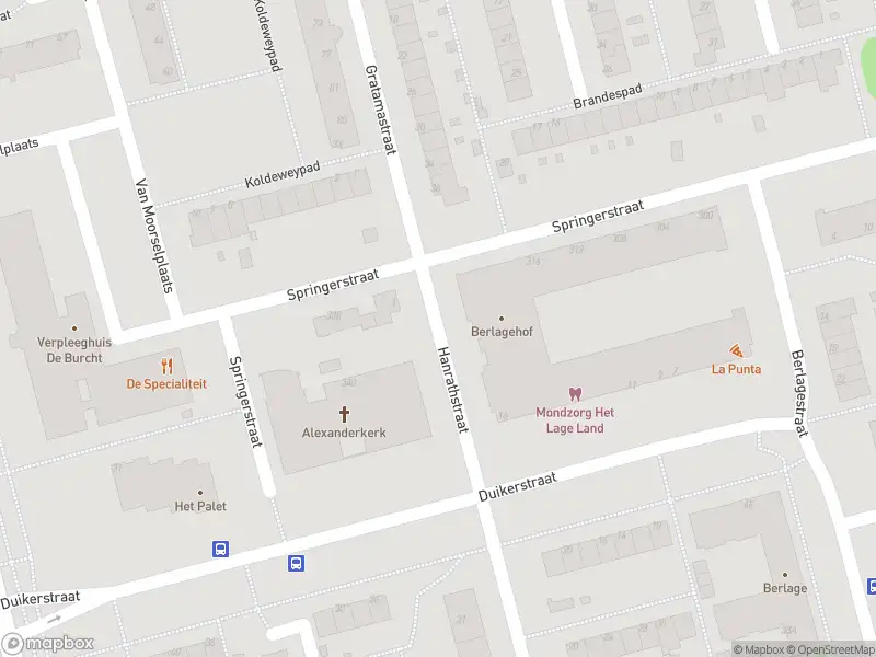 Ambulance met gepaste spoed naar de Hanrathstraat in Rotterdam