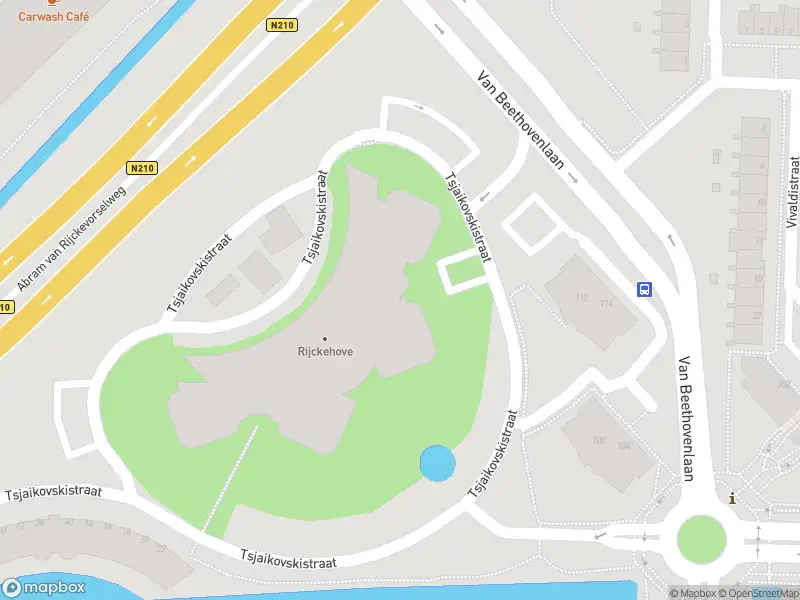 Ambulance met gepaste spoed naar de Tsjaikovskistraat in Capelle aan den IJssel