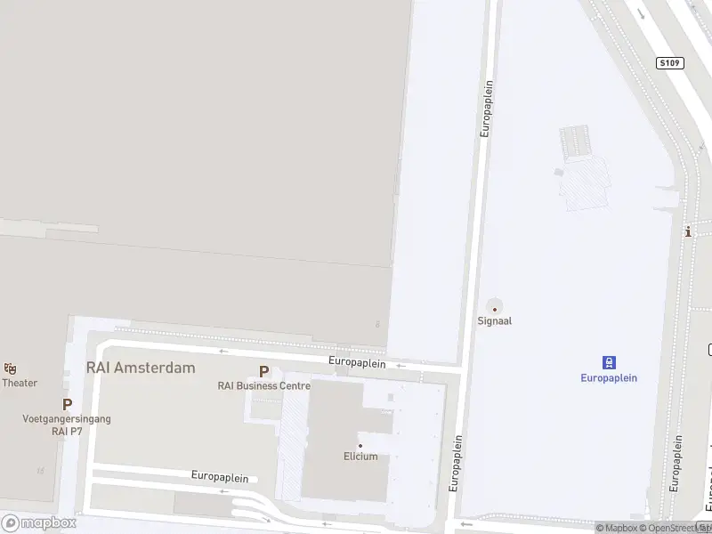 Brandweer met gepaste spoed naar de Europaplein in Amsterdam
