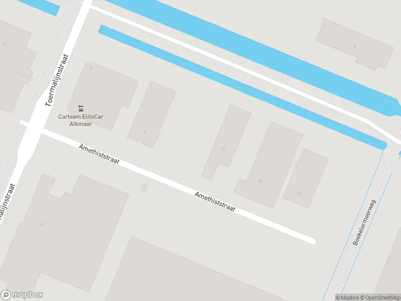 Ambulance met gepaste spoed naar de Amethiststraat in Alkmaar