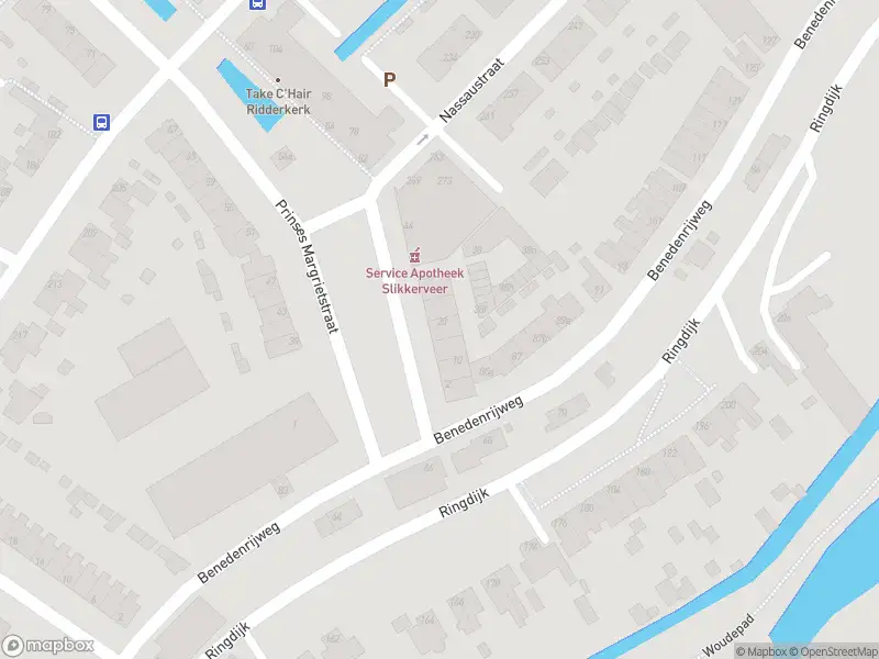 Ambulance met grote spoed naar de Prinses Margrietstraat in Ridderkerk