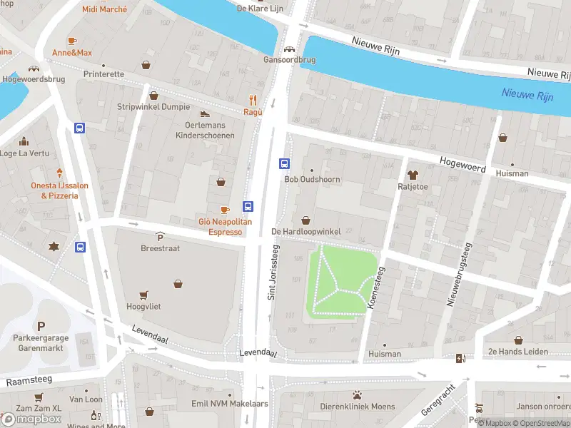 Ambulance met gepaste spoed naar de Sint Jorissteeg in Leiden