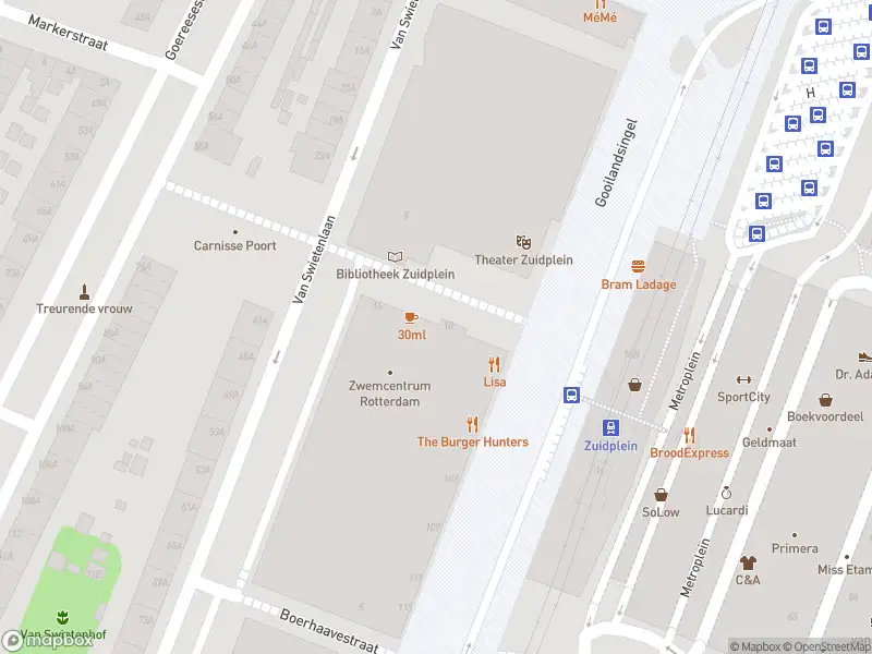 Ambulance met gepaste spoed naar de Annie M. G. Schmidtplein in Rotterdam