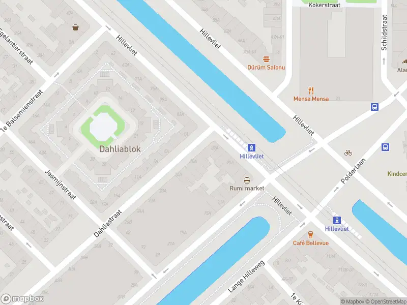 Ambulance met gepaste spoed naar de Dahliastraat in Rotterdam