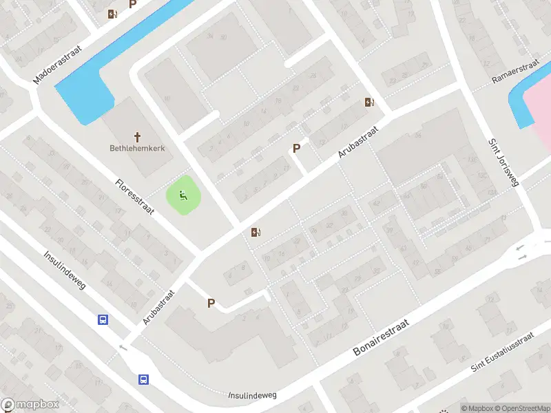 Ambulance met gepaste spoed naar de Arubastraat in Delft