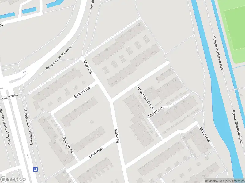Ambulance met gepaste spoed naar de Hoorntandmos in Rotterdam
