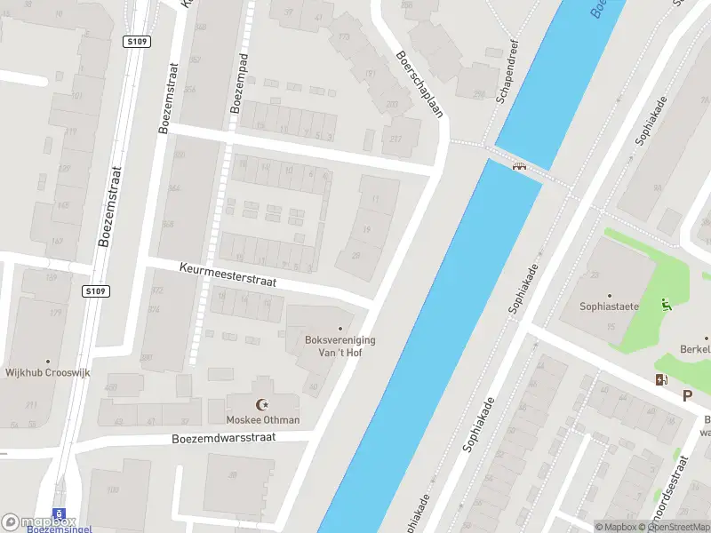 Brandweer met grote spoed naar de Slachthuiskade in Rotterdam vanwege personen te water
