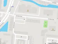 Ambulance met grote spoed naar de De Sitterstraat in Dordrecht