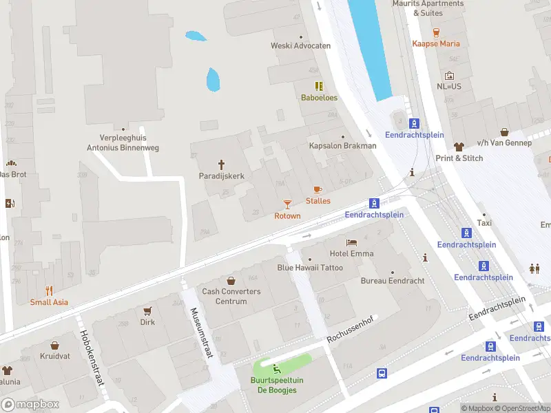 Ambulance met gepaste spoed naar de Nieuwe Binnenweg in Rotterdam