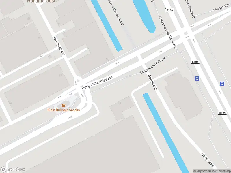 Ambulance naar de Bergambachtstraat in Rotterdam