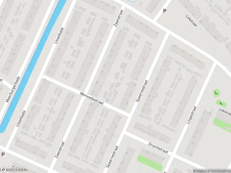 Ambulance met grote spoed naar de Hof van Roomburgh in Leiden
