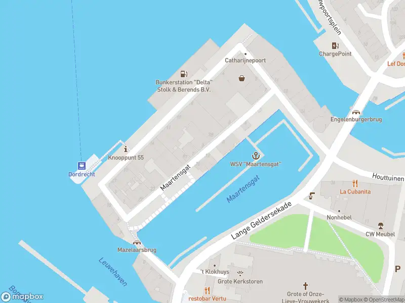 Ambulance met grote spoed naar de Maartensgat in Dordrecht