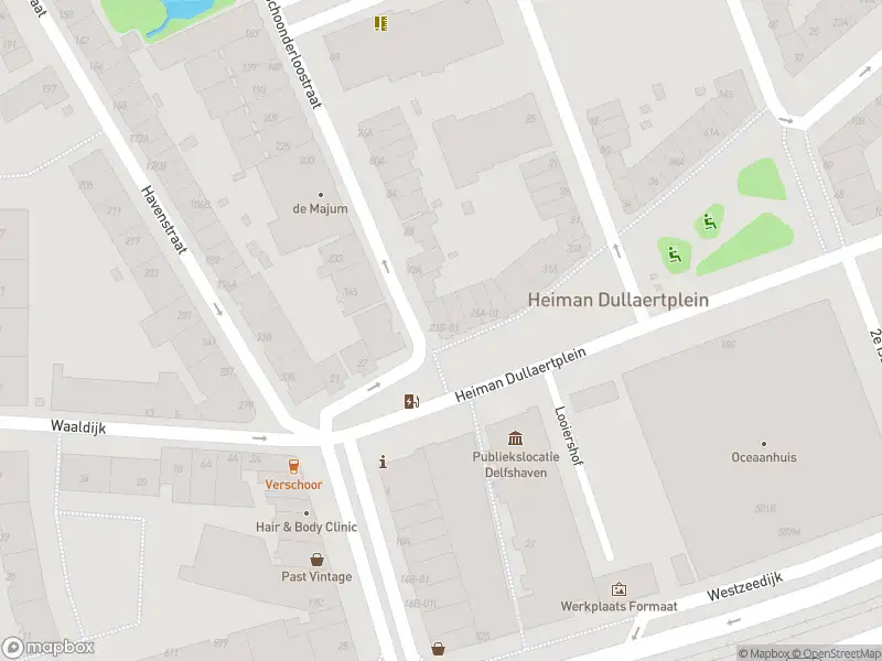 Ambulance met grote spoed naar de Heiman Dullaertplein in Rotterdam