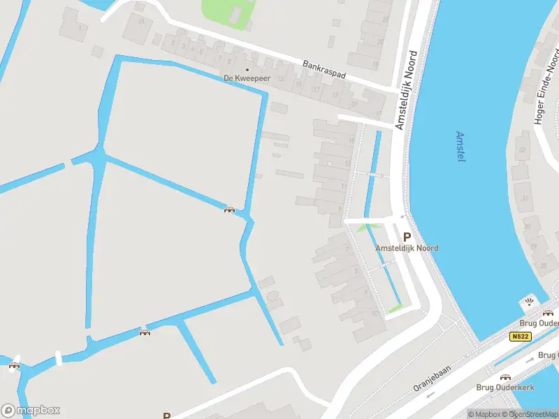 Ambulance met grote spoed naar de Amstelzijde in Amstelveen