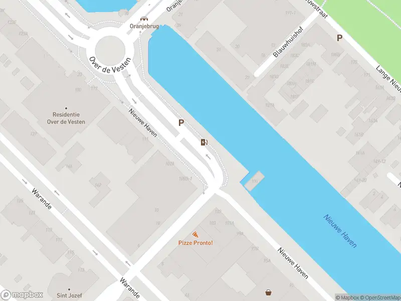 Ambulance met grote spoed naar de Nieuwe Haven in Schiedam