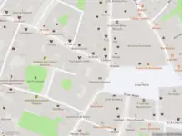 Ambulance met grote spoed naar de Oude Groenmarkt in Haarlem