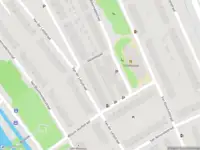 Ambulance met gepaste spoed naar de Van Schuijlenburchstraat in Delft