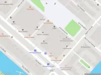 Ambulance met grote spoed naar de Maria Austriastraat in Amsterdam