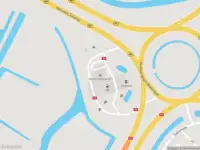 Ambulance met grote spoed naar de Verkeersplein Kooimeer in Alkmaar