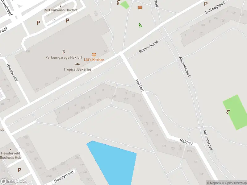 Ambulance met grote spoed naar de Heesterveld in Amsterdam