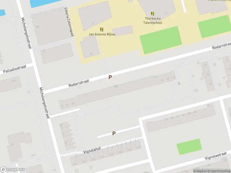 Ambulance met grote spoed naar de Rodaristraat in Rotterdam
