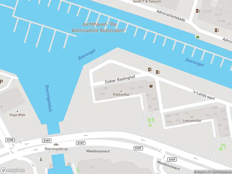 Ambulance met gepaste spoed naar de 's-Lands werf in Rotterdam