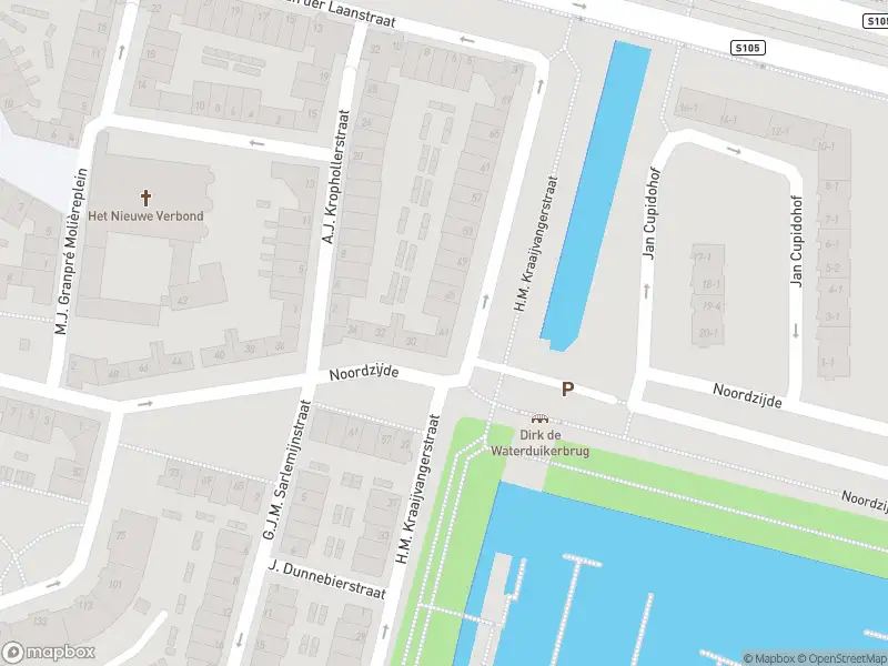 Ambulance met grote spoed naar de H.M. Kraaijvangerstraat in Amsterdam