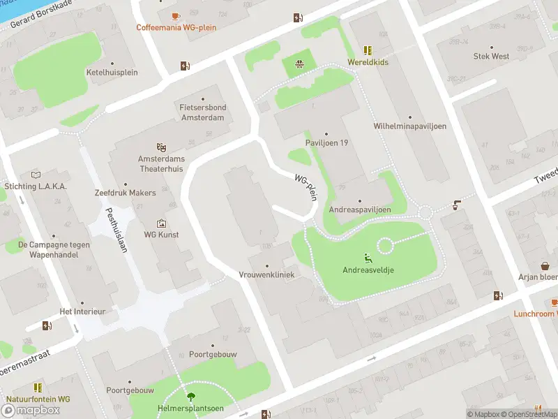 Ambulance met gepaste spoed naar de Tweede Helmersstraat in Amsterdam