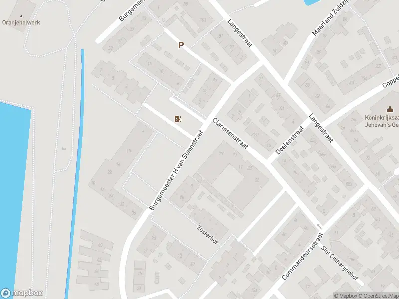 Ambulance met grote spoed naar de Burgemeester H v Sleenstraat in Brielle