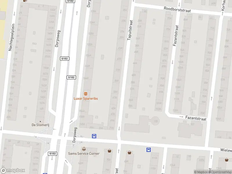 Ambulance met grote spoed naar de Tapuitstraat in Rotterdam