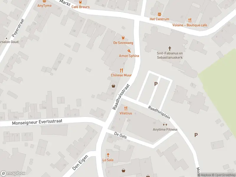 Ambulance met grote spoed naar de Raadhuisstraat in Sevenum