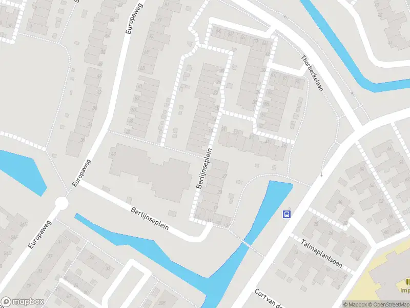 Ambulance met grote spoed naar de Berlijnseplein in Zwijndrecht