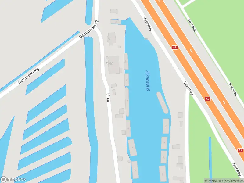 Ambulance en brandweer met grote spoed naar de Linie in Velserbroek