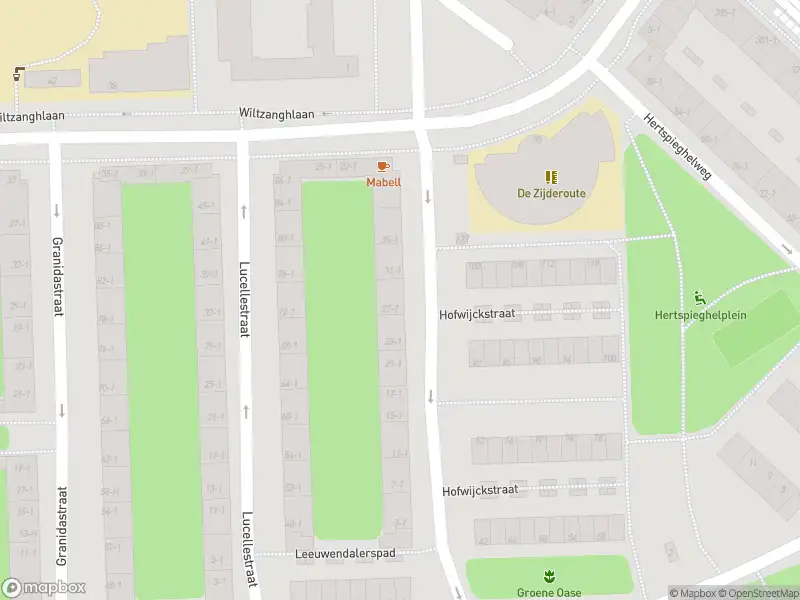 Ambulance met gepaste spoed naar de Sara Burgerhartstraat in Amsterdam