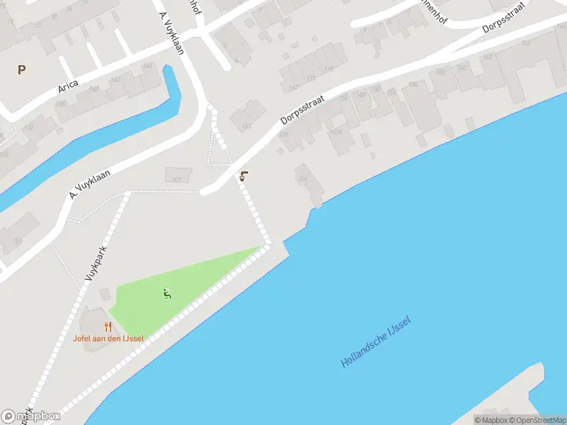 Ambulance met grote spoed naar de Dorpsstraat in Capelle aan den IJssel