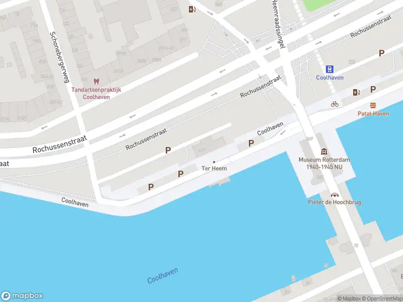Ambulance met grote spoed naar de Coolhaven in Rotterdam