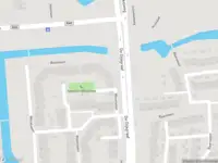 Ambulance met grote spoed naar de Wezelveen in Spijkenisse