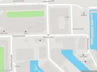 Ambulance met grote spoed naar de Nieuwpoortstraat in Amsterdam