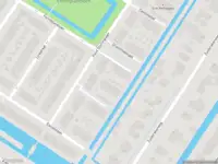 Ambulance met gepaste spoed naar de Centavoshof in Amsterdam