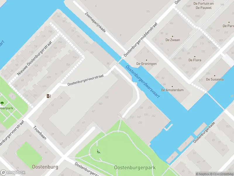 Brandweer met grote spoed naar de Oostenburgermiddenstraat in Amsterdam