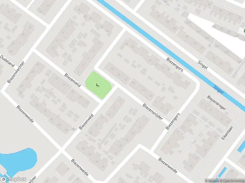 Ambulance met grote spoed naar de Biezensnijder in Puttershoek