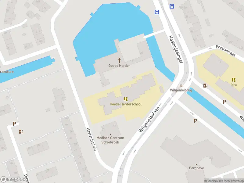 Ambulance met grote spoed naar de Kastanjeplein in Rotterdam
