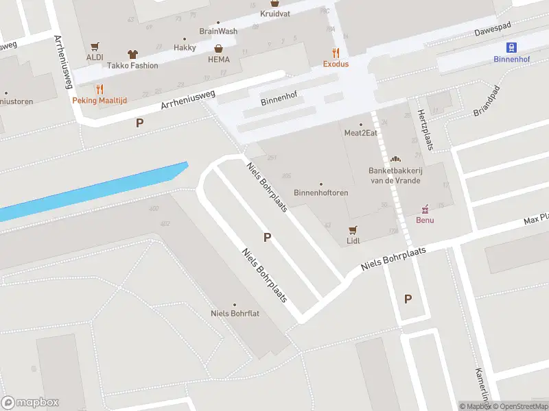 Ambulance met gepaste spoed naar de Niels Bohrplaats in Rotterdam