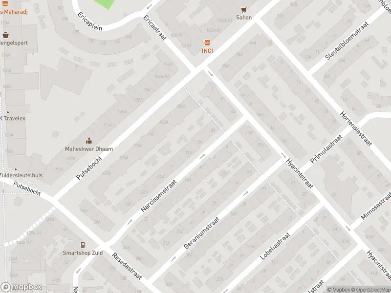 Ambulance met grote spoed naar de Narcissenstraat in Rotterdam