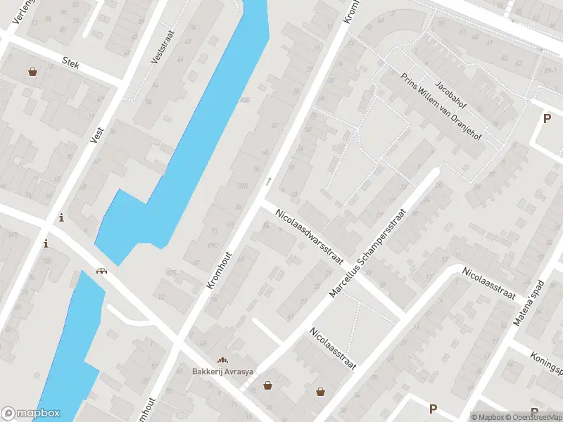 Brandweer met gepaste spoed naar de Nicolaasdwarsstraat in Dordrecht vanwege een buitenbrand