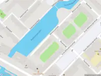 Ambulance met grote spoed naar de Wittenburgerkade in Amsterdam