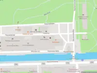 Ambulance met gepaste spoed naar de Pazzanistraat in Amsterdam