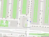 Ambulance met grote spoed naar de Almstraat in Amsterdam